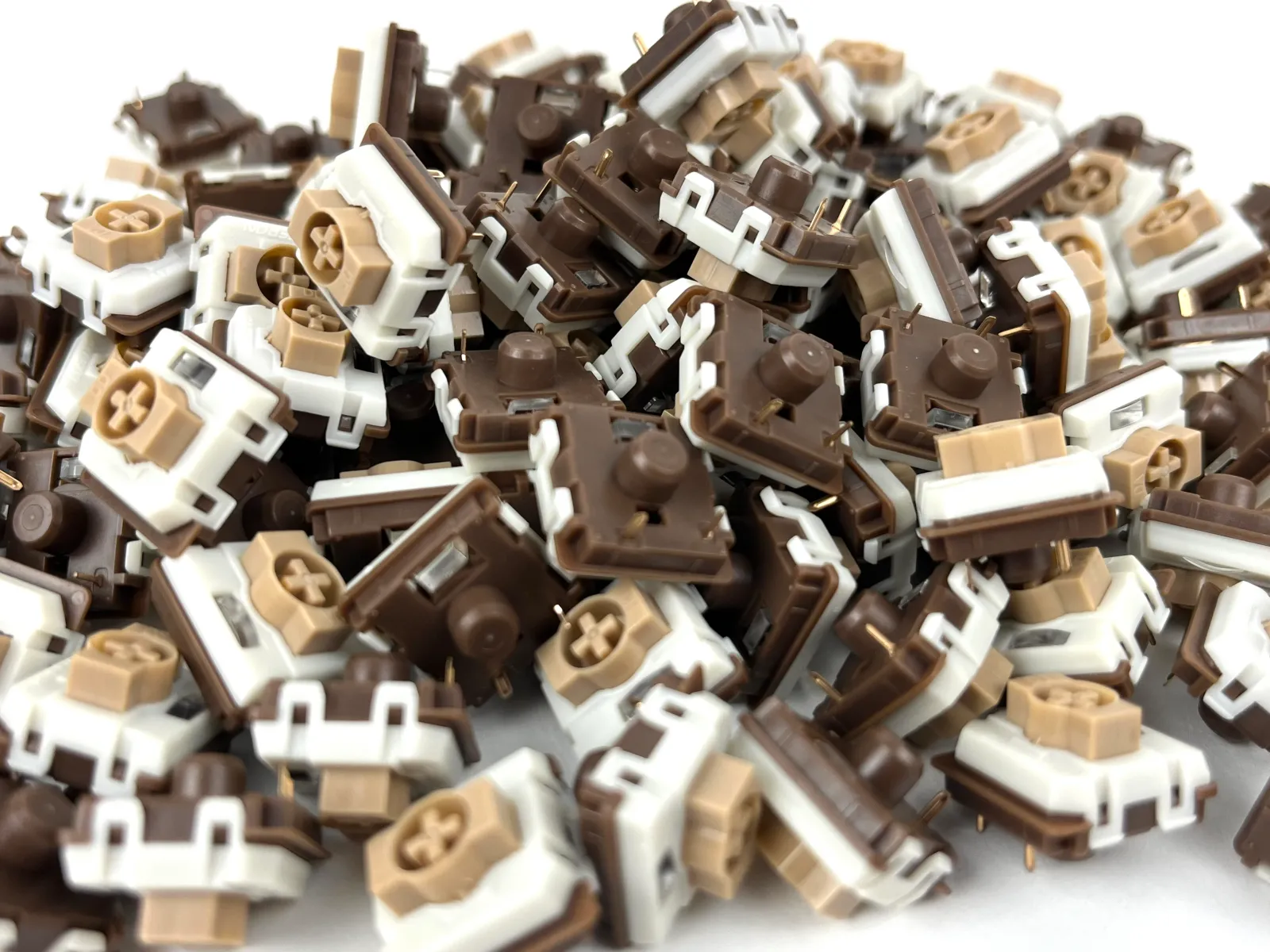 Gateron KS-33 Low-Profile 2.0 Switch Comparison at Keebio: Which One Is Right for You?